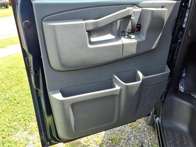 2026 Chevrolet Express Passenger 1LT