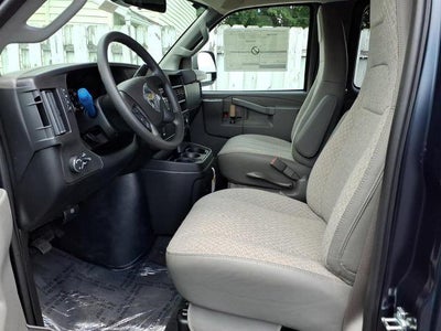 2026 Chevrolet Express Passenger 1LT