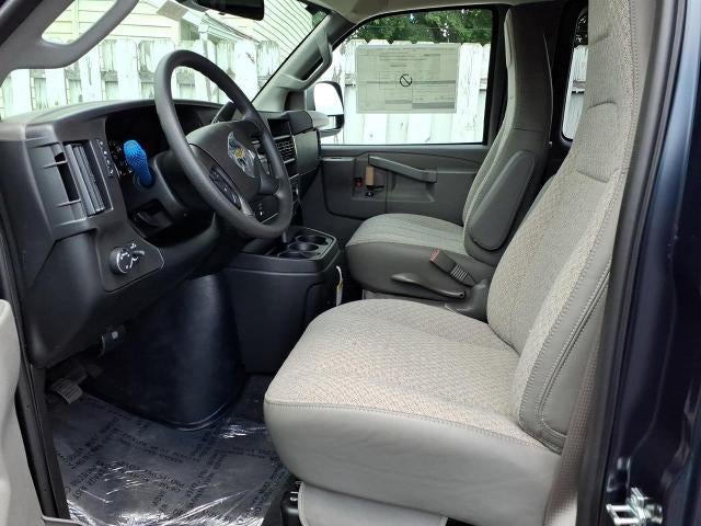 2026 Chevrolet Express Passenger 1LT
