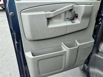 2026 Chevrolet Express Passenger 1LT
