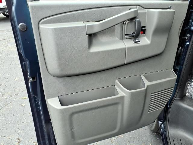 2026 Chevrolet Express Passenger 1LT