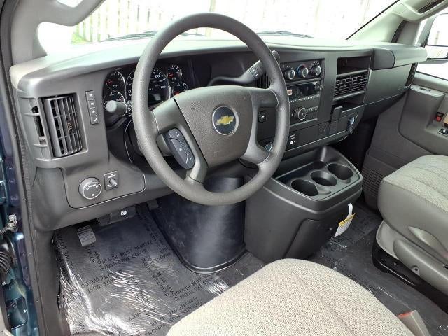 2026 Chevrolet Express Passenger 1LT