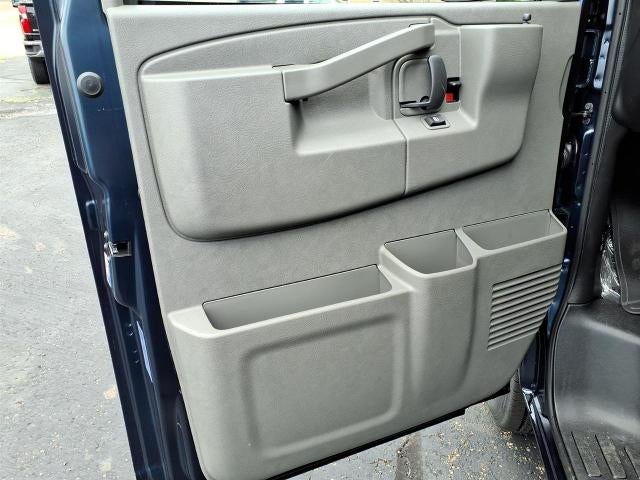 2026 Chevrolet Express Passenger 1LT