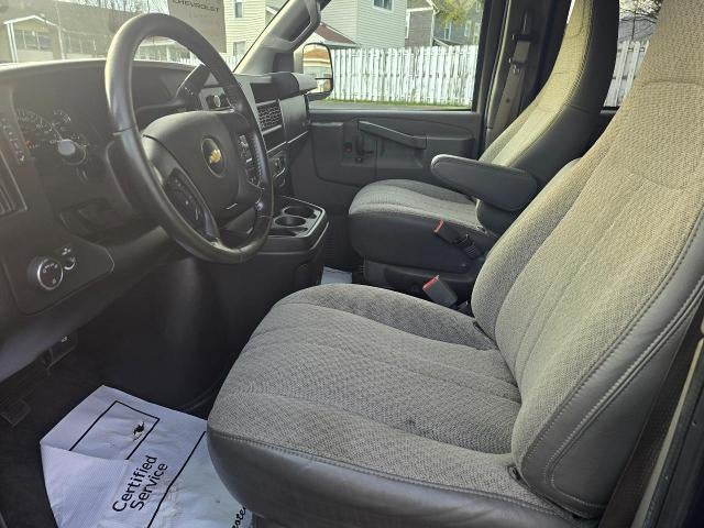 2020 Chevrolet Express Passenger 3500 1LT