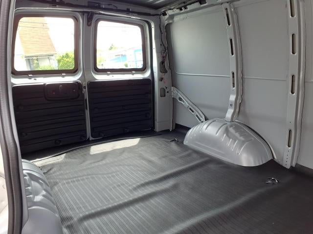 2025 Chevrolet Express Cargo Base