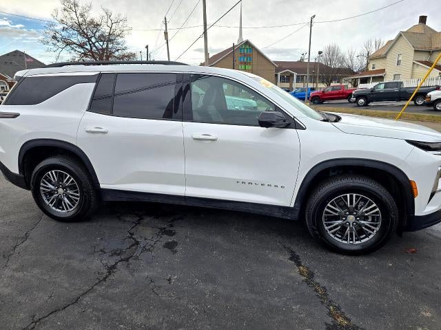 2024 Chevrolet Traverse LT