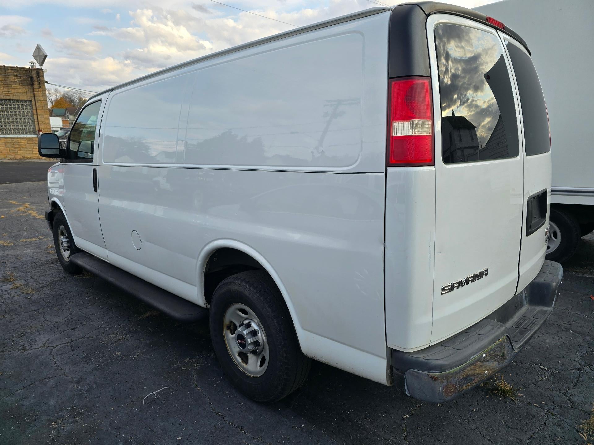 2014 GMC Savana Cargo 2500 Base