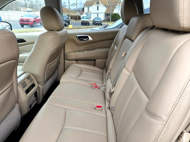 2016 Nissan Pathfinder SL