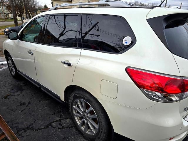 2016 Nissan Pathfinder SL